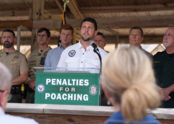 Florida Attorney General Proposes Harsher Penalties on Poaching