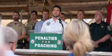 Florida Attorney General Proposes Harsher Penalties on Poaching